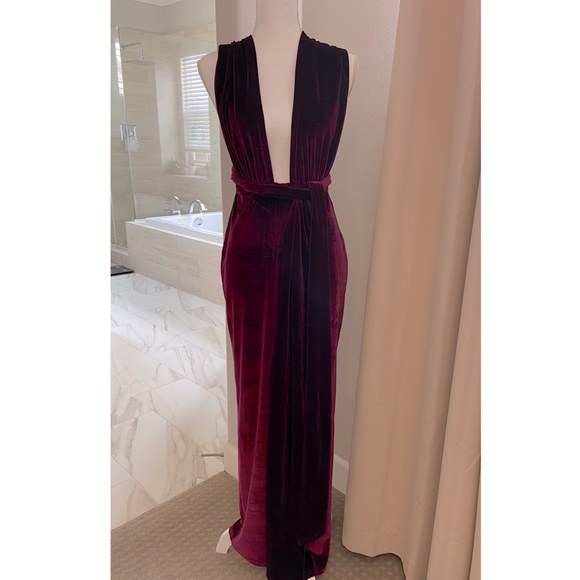 ✨2xHP✨ Sultry red velvet convertible dress - Picture 5 of 6